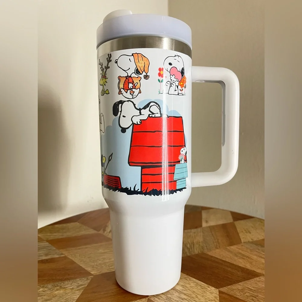 Peanuts Snoopy 40 oz TUMBLER friends Christmas Brand new 40oz TUMBLER double wal